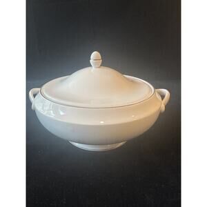 Wedgwood Signet Gold Round Covered dish With handles NOS